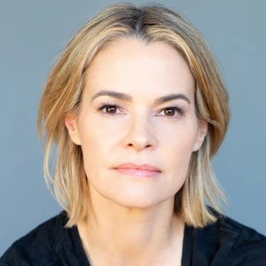 Leisha Hailey headshot